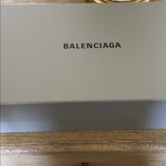 Designer shoes - Picture 2 of 6